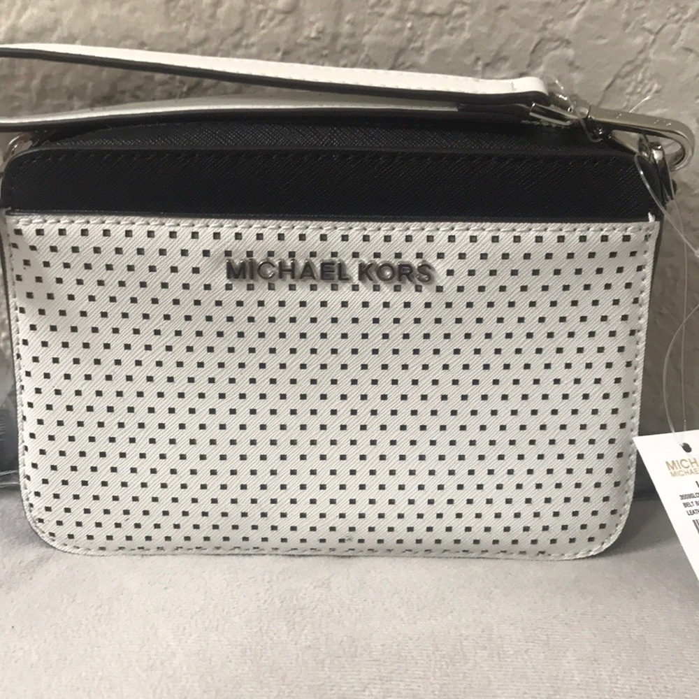 Michael Kors Wristlet🔥